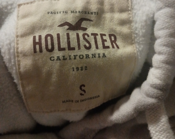Hollister Beige Hoodie*has flaws* (see pics) price reduced for flaws - Picture 3 of 11